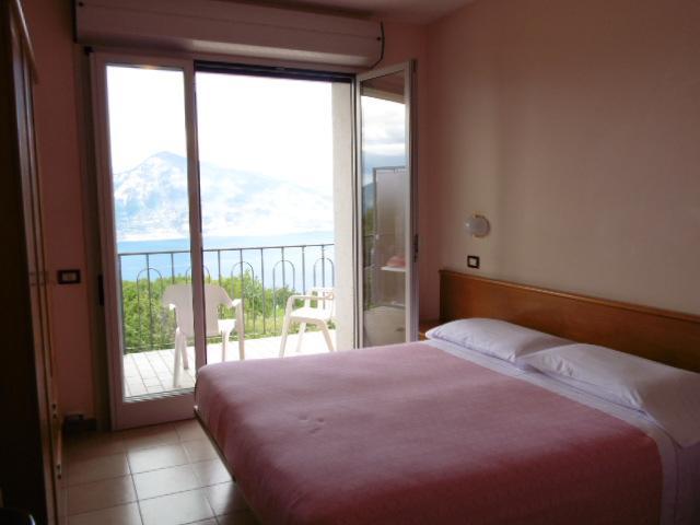 Hotel Miralago San Zeno di Montagna Exterior photo